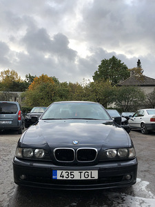 BMW 523 (3 фото из 7)