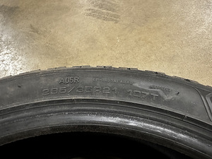 295/35/21 GoodYear UltraGrip Arctic 2, DOT 4721, 9,5mm (2 foto / 6)