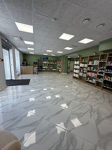 Помощник руководителя / продавец (1 фото из 1)