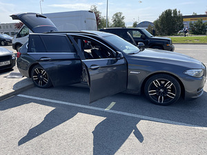 BMW 520d LCI Touring 2015 (13 foto / 15)