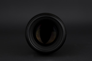 Canon EF 85mm F1.8 USM (2 foto / 3)