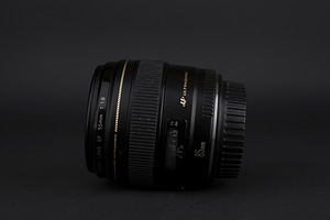 Canon EF 85mm F1.8 USM (3 foto / 3)