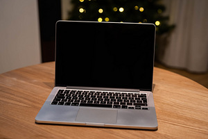 Apple MacBook Pro (Retina, 13-inch, Early 2015) (3 foto / 9)
