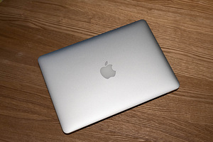 Apple MacBook Pro (Retina, 13-inch, Early 2015) (7 foto / 9)