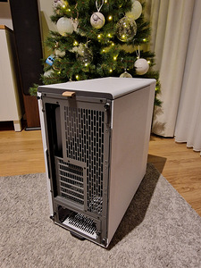 Fractal Design North Chalk White (4 foto / 6)