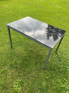 Klaasist laud 80x120 (1 foto / 3)