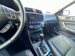 Honda Accord 2.0 114kW (11 foto / 15)