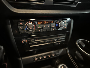 BMW X1 xDrive20i Sport line (9 foto / 15)