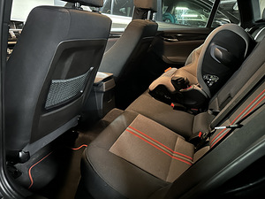 BMW X1 xDrive20i Sport line (12 foto / 15)