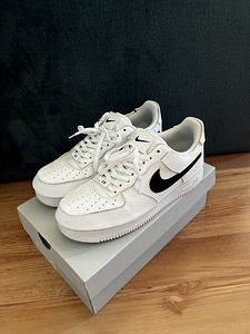 Nike Air Force 1 (1 foto / 2)
