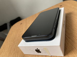 iPhone 13 мини, 128 ГБ (3 фото из 7)