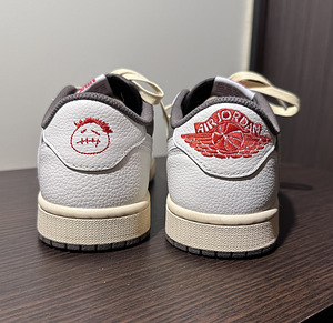 Nike Jordan 1 Low x Travis scott (5 foto / 7)