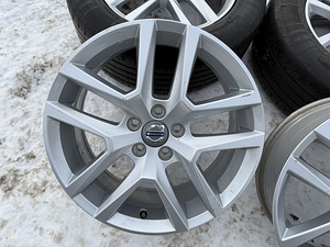 Оригинальные литые диски Volvo XC 18 дюймов (3 фото из 5)