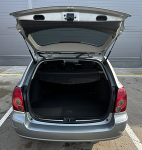 Toyota Avensis facelift 2.0 93kw d4d (9 foto / 14)