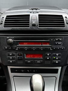 BMW X3 Facelift 2008 2.0 130kw 4x4 (12 foto / 15)