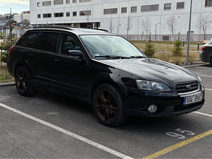 Subaru Legacy (3 фото из 10)