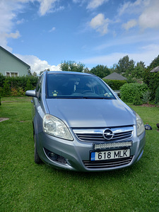 Opel Zafira (5 foto / 9)