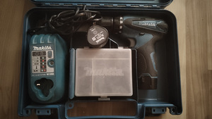 Makita akutrell DF330D (1 foto / 2)