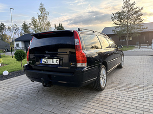 Volvo V70 D5 AWD (12 foto / 14)