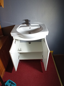 Vannitoa valamukapp koos valamuga (7 foto / 9)