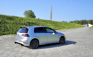Volkswagen Golf GTI Performance 2.0 180kw (2 foto / 12)