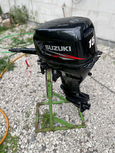 Лодочный мотор Suzuki 15hp (1 фото из 1)