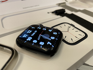 Apple Watch Series 7 LTE Cellular 45mm (1 foto / 7)