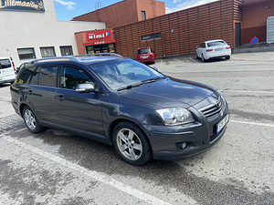 Toyota Avensis D-4D 2008 (8 foto / 9)