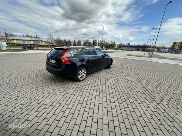 Volvo V60 D3/D4 2011 (фото #1)