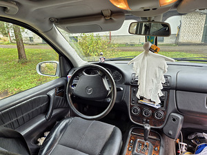 Mercedes Benz ML 270cdi juubeli eri (6 foto / 7)