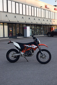 KTM 690 Enduro R 2012 (4 foto / 7)
