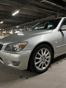 Lexus IS200 Sport 2005 aasta automaat (5 foto / 8)