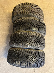 Hankook Icept RS2 lamellrehv 195/50/15 DOT2023 7.5mm mustrit (2 foto / 5)