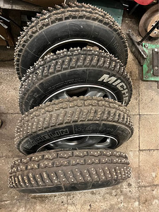 Шипованные шины Michelin с дисками 16x6 дюймов 5X100 (2 фото из 3)