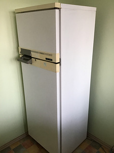 Холодильник Philips/Whirlpool (2 фото из 5)