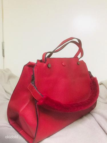 Красная кожаная сумка. (фото #1)