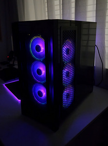 Windows 11 Home, i7-12700KF, 32GB RAM, MSI RTX 4070 12GB (1 foto / 5)