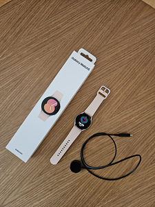 Samsung Galaxy Watch5 (Pink Gold, 40mm) (2 foto / 2)