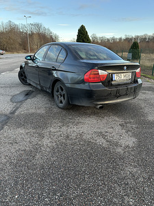 BMW e90 (4 foto / 5)