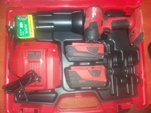 HILTI lööktrell + akulaadija + 2 akut + kohver! (1 foto / 7)