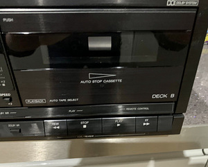 Broneritud: TECHNICS STEREO DOUBLE CASSETTE DECK RS-X911 (5 foto / 10)