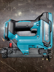 Makita DFN350 (3 фото из 3)