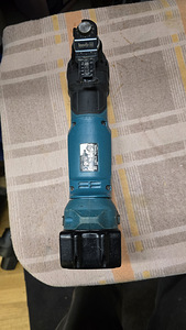 Мультитул Makita DTM51 (2 фото из 5)