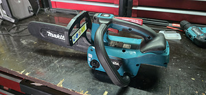Makita kettsaag duc254 (1 foto / 2)