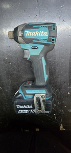 Makita DTD154 + 4Ah аккумулятор (1 фото из 2)
