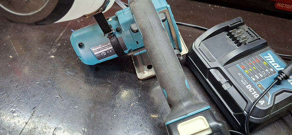 Makita CC301 klaasi\keraamika lõikur