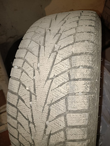 Зимняя резина Hankook (зима I*Cept IZ2) (2 фото из 3)