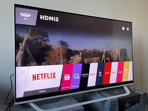 Телевизор LG с веб-ОС 49 дюймов (1 фото из 3)