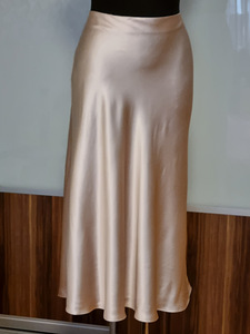 Müüa orignaalne Massimo Dutti satinseelik (asukoht Tallinn) (2 foto / 10)