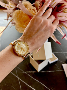 Michael Kors Часы (2 фото из 3)